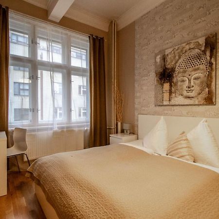Design Apartment By Ruterra ปราก ภายนอก รูปภาพ