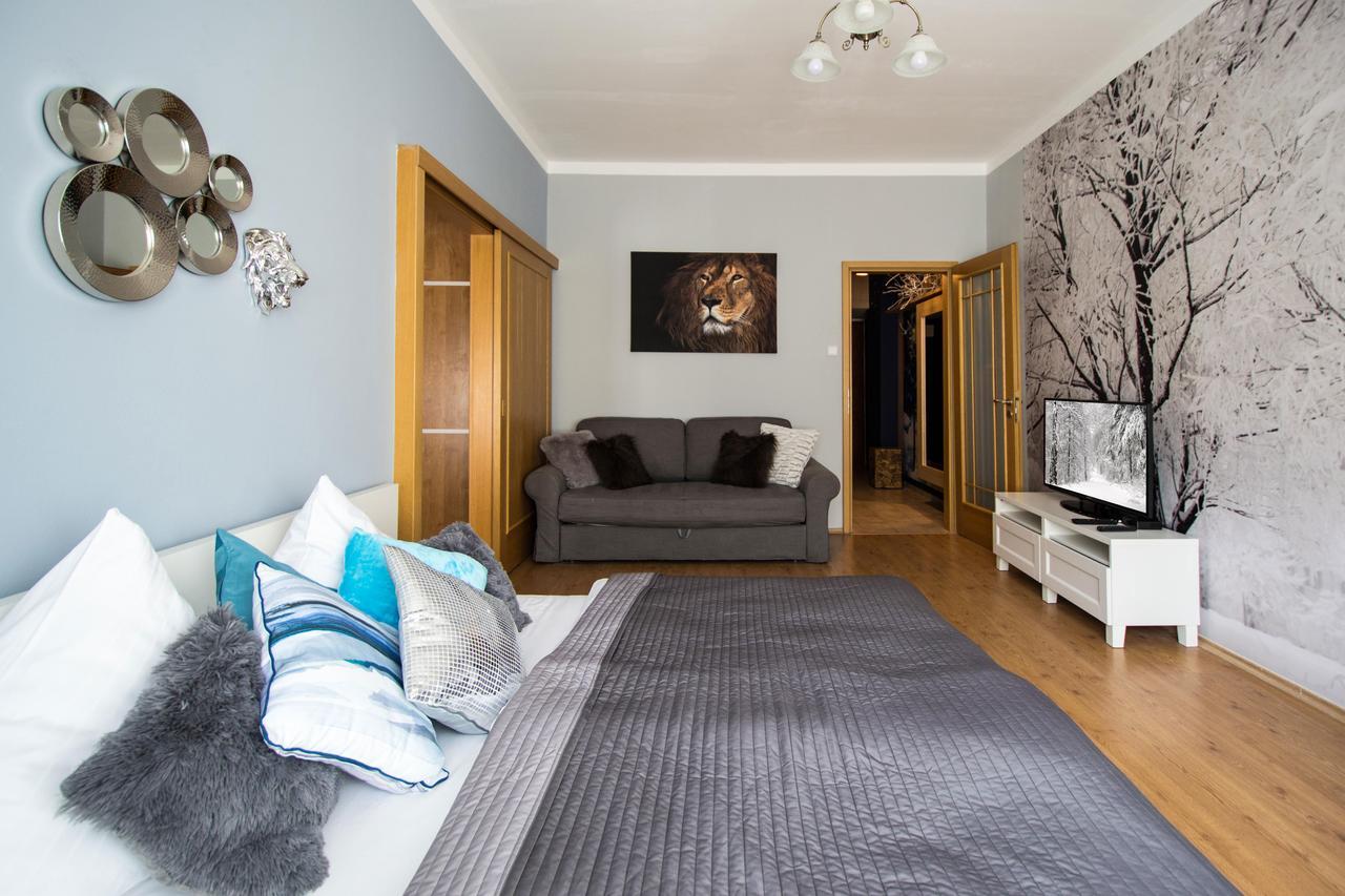 Design Apartment By Ruterra ปราก ภายนอก รูปภาพ
