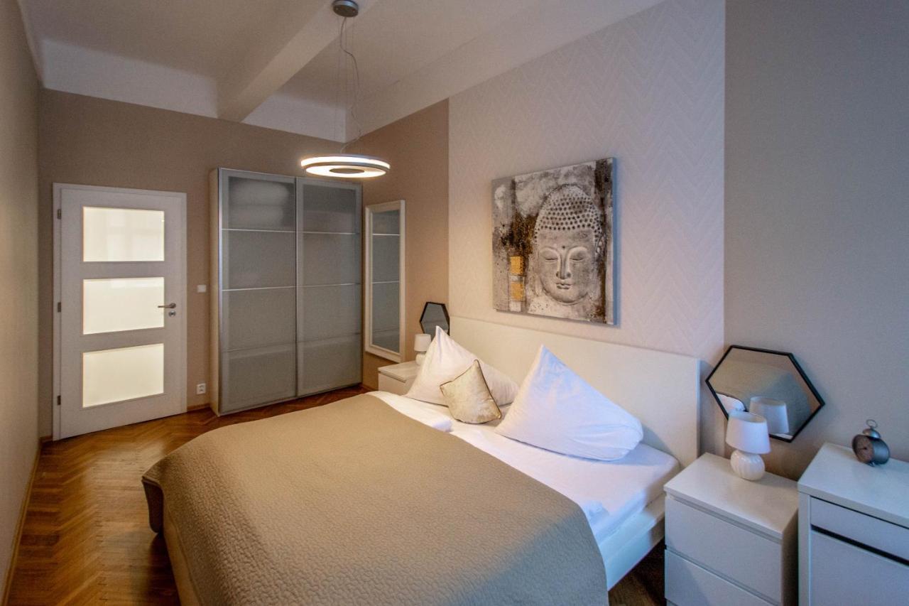 Design Apartment By Ruterra ปราก ภายนอก รูปภาพ