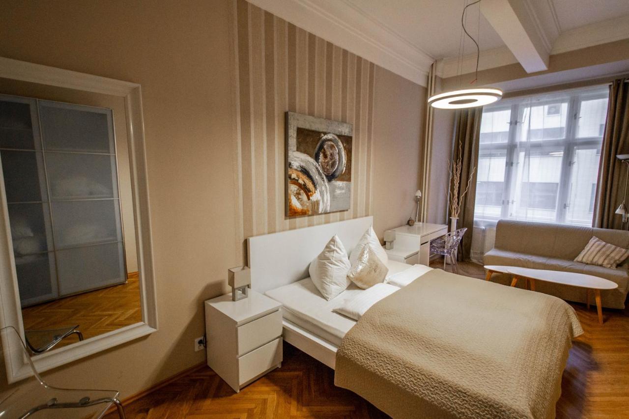 Design Apartment By Ruterra ปราก ภายนอก รูปภาพ