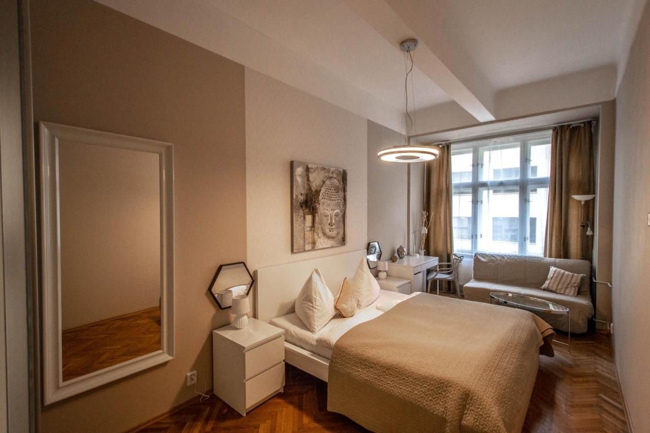 Design Apartment By Ruterra ปราก ภายนอก รูปภาพ